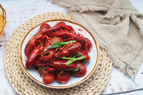 龙虾吃小蜜瓜吗,揭秘它们是否爱吃小蜜瓜