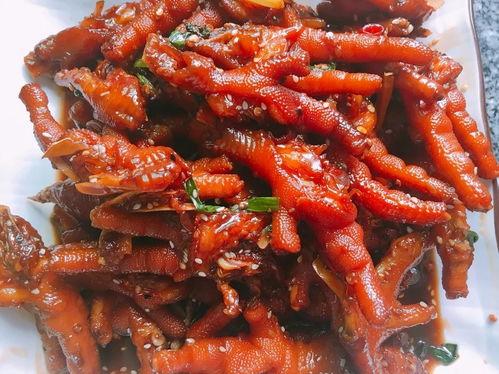 泡椒鸡爪吃瓜,夏日消暑新风尚