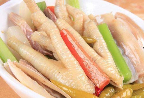 泡椒鸡爪吃瓜,夏日消暑新风尚