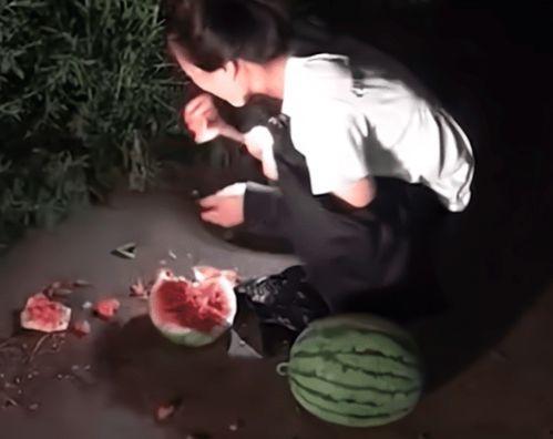 吃瓜被抓包,揭秘网络舆论背后的真相