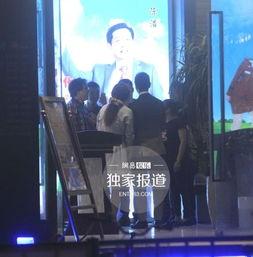 明星吃瓜小孩约会视频,萌娃与偶像甜蜜互动，甜蜜瞬间引网友热议