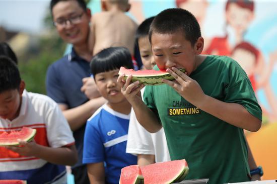 亲子游戏吃瓜比赛,吃瓜比赛趣味无限