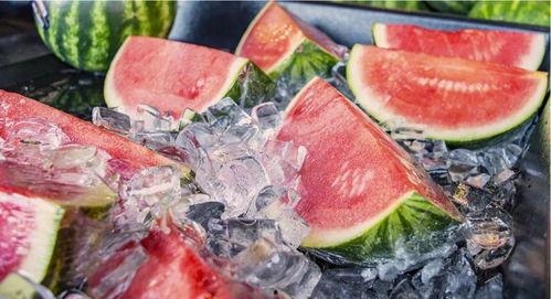 月色吃瓜欢迎宴,一场别开生面的欢迎宴