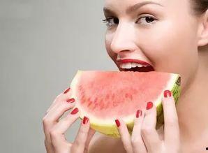 研宝爱护肤吃瓜,吃瓜也能美美哒！