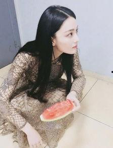 全网蹲吃瓜,揭秘“蹲吃瓜”现象背后的秘密