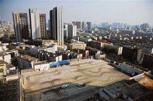 学生楼顶吃瓜,学生们的夏日休闲时光