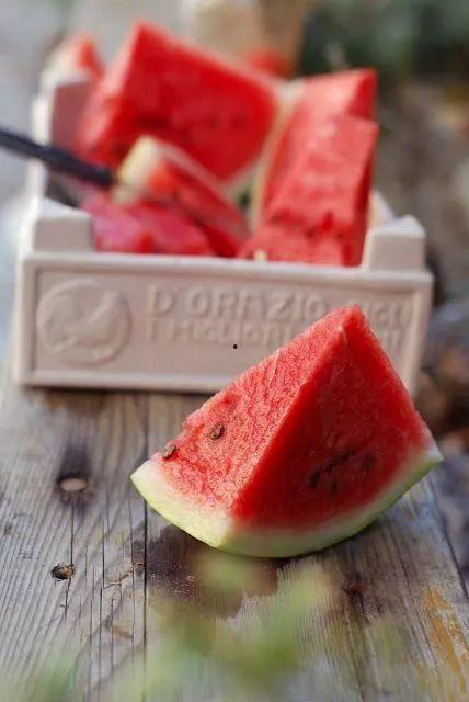 吃瓜排便不顺畅,排便顺畅，夏日健康生活指南