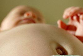 宝宝吃贝贝瓜胀气吗,宝宝食用贝贝瓜是否会引起胀气探讨