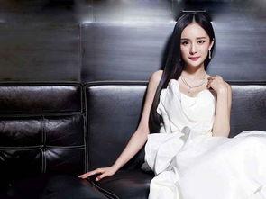 杨幂吃瓜祖儿吃瓜视频,娱乐圈最新瓜料大揭秘！