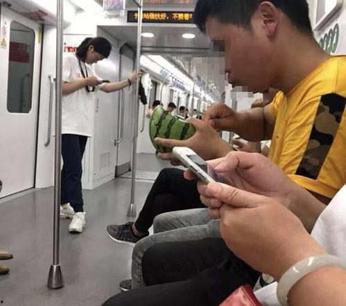 地铁吃瓜视频,揭秘都市生活百态
