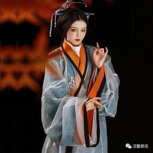 金钗记吃瓜少女